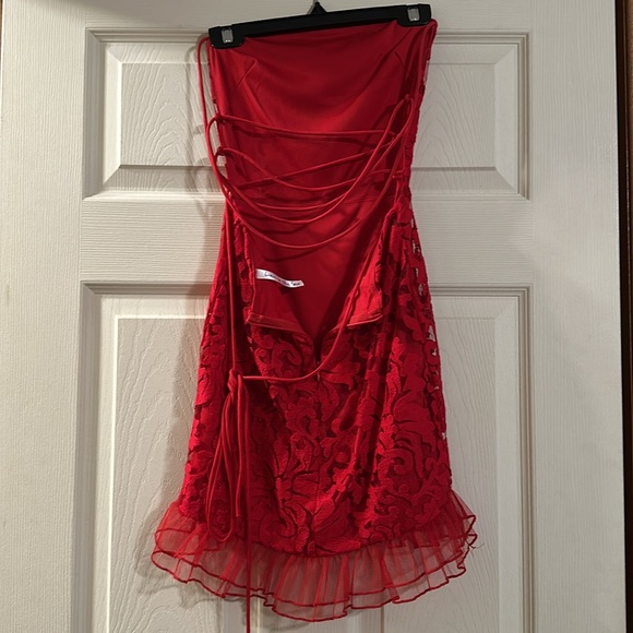 Lucy In The Sky Meghan Halter Dress - Picture 2 of 2